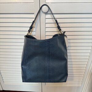 Lulu Dharma NWT Boxy Bucket Shoulder Bag – Navy Blue, 100% Vegan Snake / Croc Em